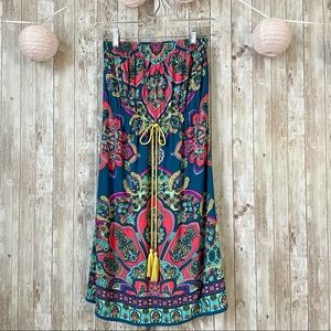 Gorgeous print strapless dress!
